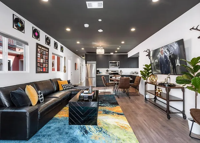 Rock N Roll By Avantstay Vibey Hollywood Retreat Steps To Attractions